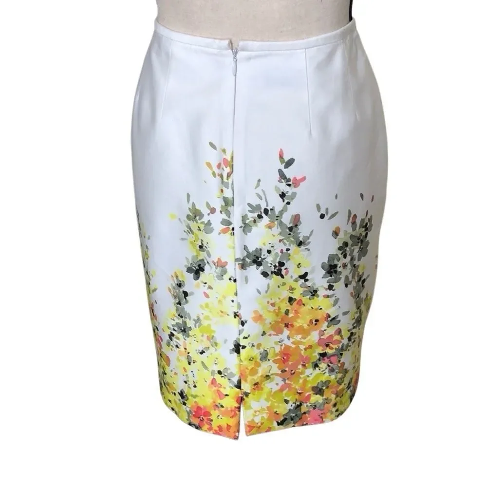 Tahari Arthur S. Levine Skirt White & Floral Pencil Size 2 Career, Professional